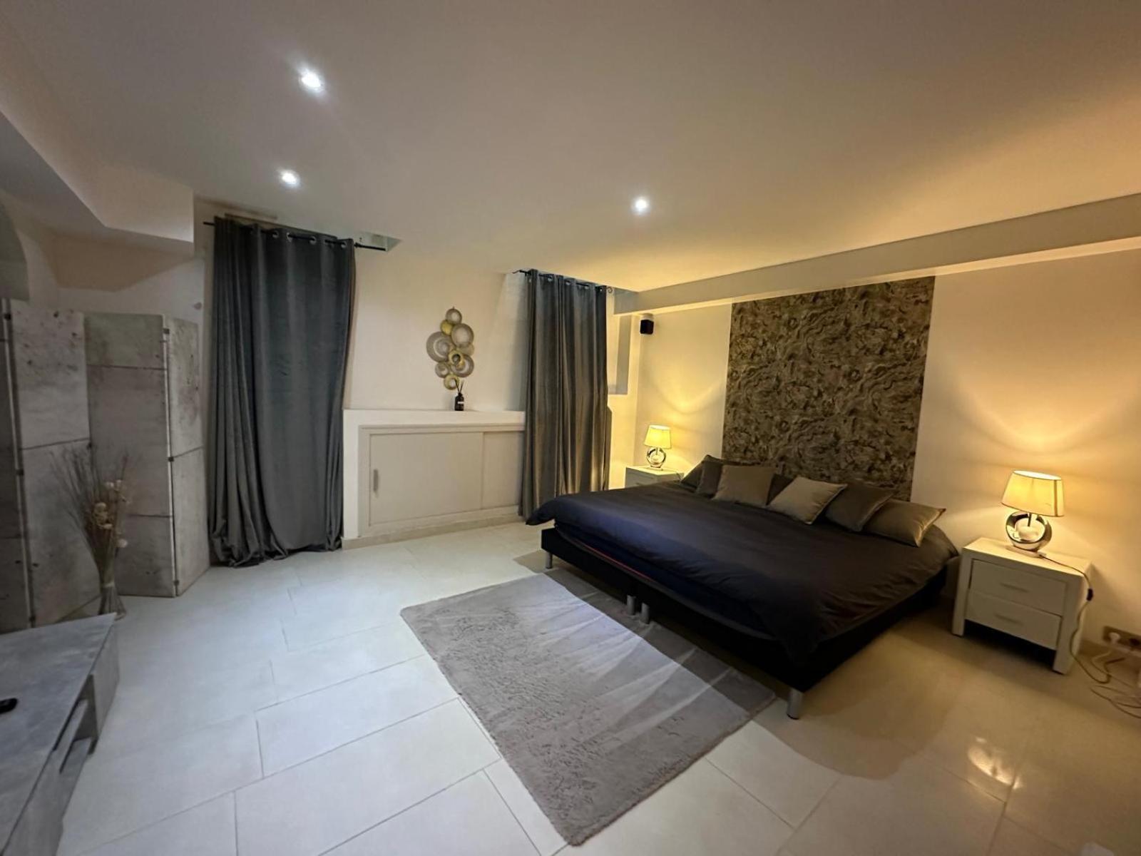Les Champs Elysees-125M2 Modern And Spacious Paris Exterior photo
