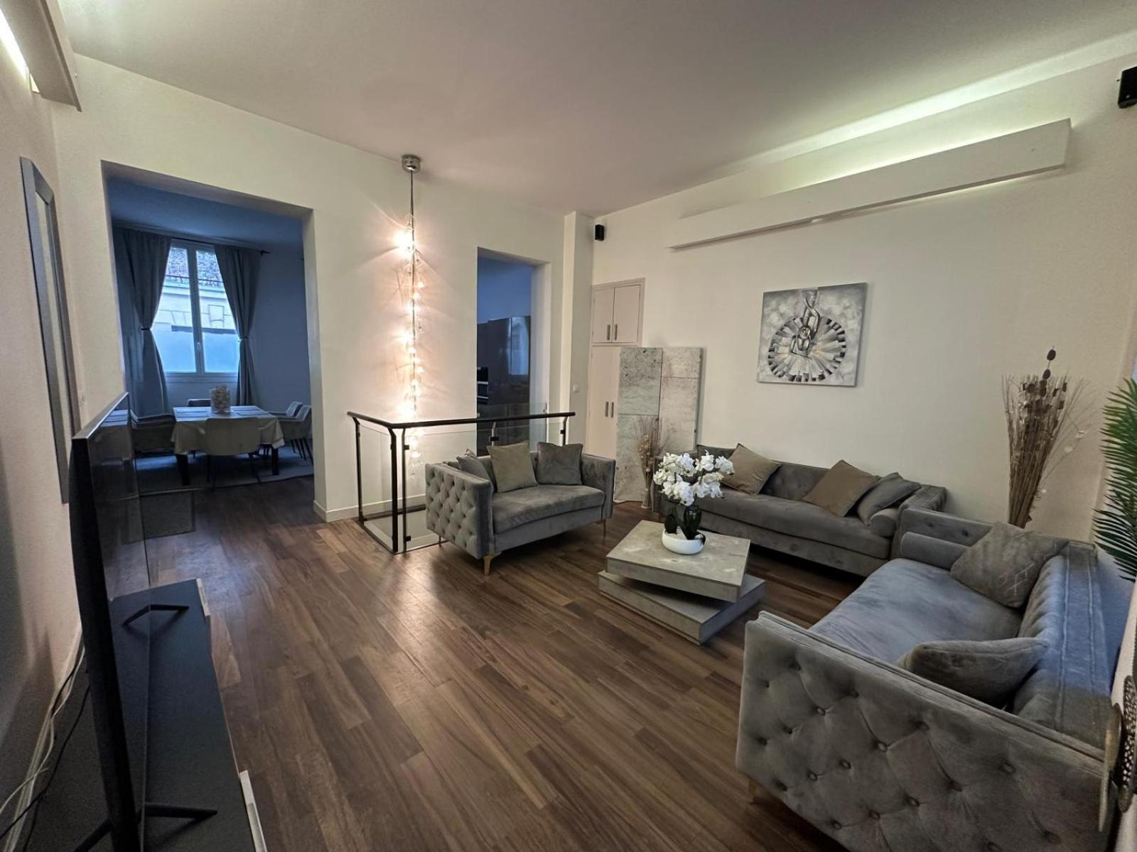 Les Champs Elysees-125M2 Modern And Spacious Paris Exterior photo