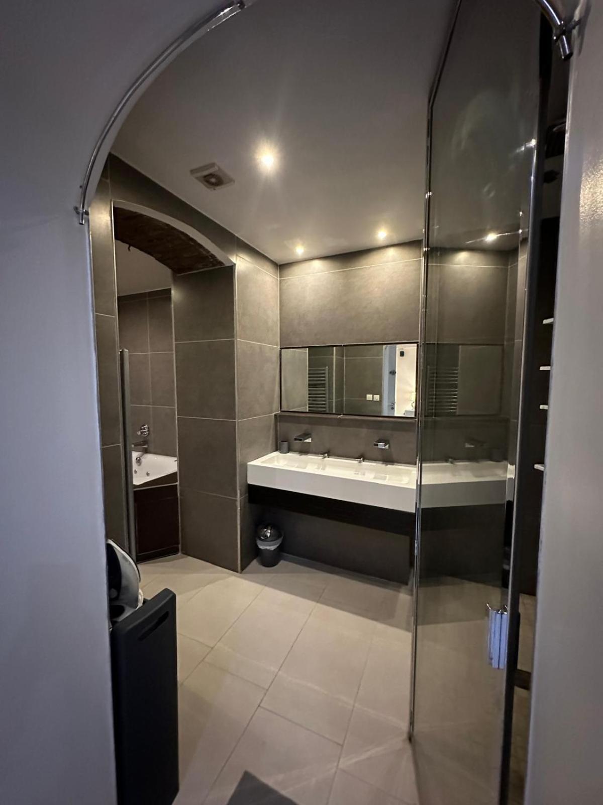 Les Champs Elysees-125M2 Modern And Spacious Paris Exterior photo