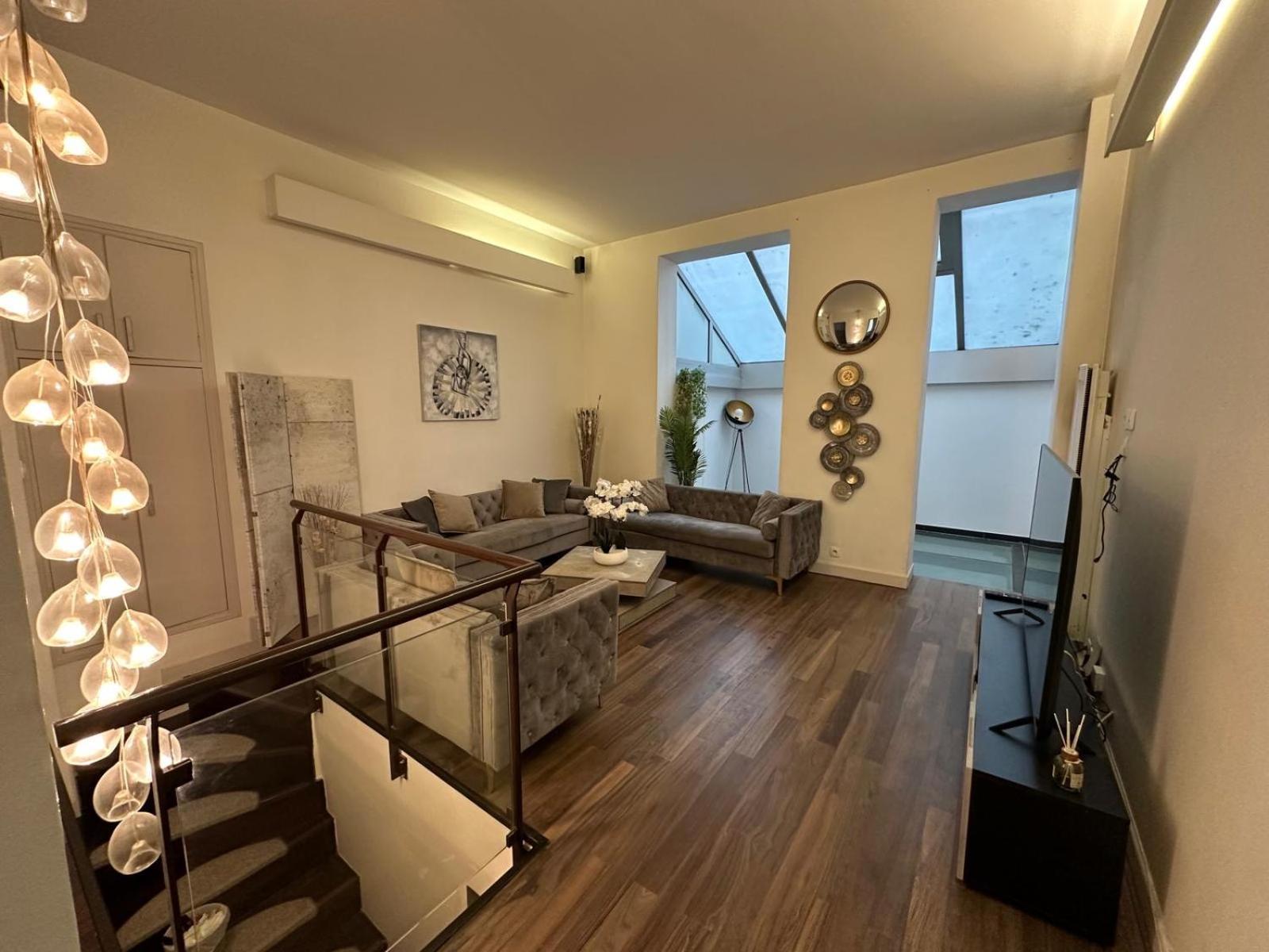 Les Champs Elysees-125M2 Modern And Spacious Paris Exterior photo